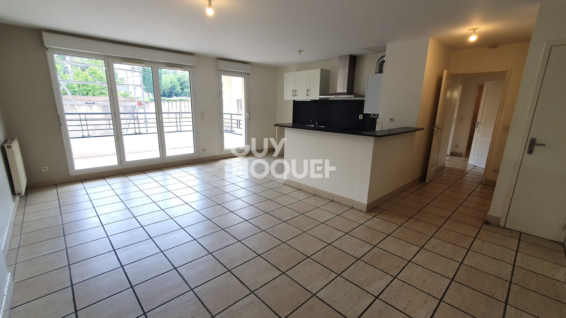 Appartement F3 (65 m²) à vendre à OULLINS - Résidence Calme . Balcon et Garage