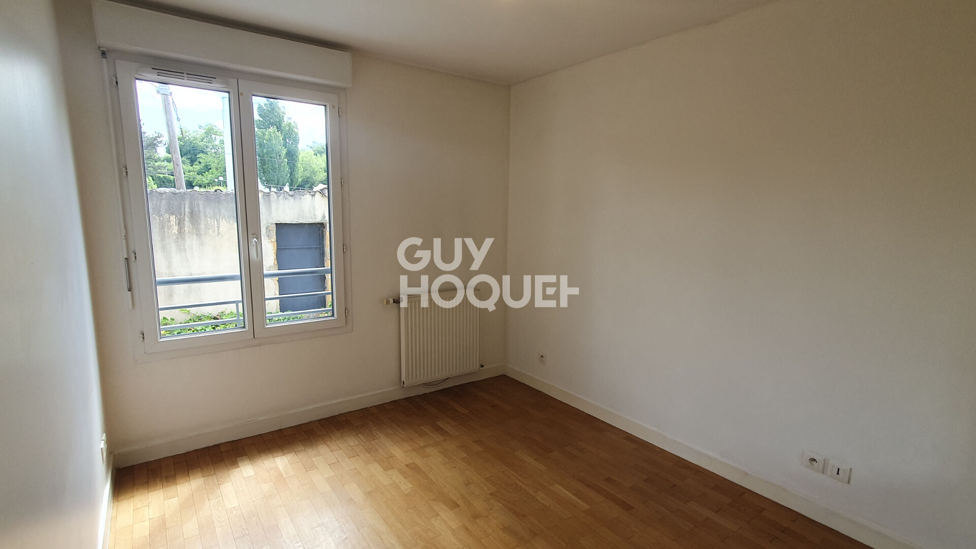 Appartement F3 (65 m²) à vendre à OULLINS - Résidence Calme . Balcon et Garage
