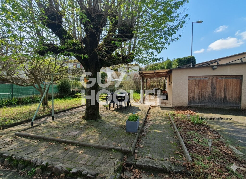 Maison à vendre à Irigny - 5 pièces, 4 chambres