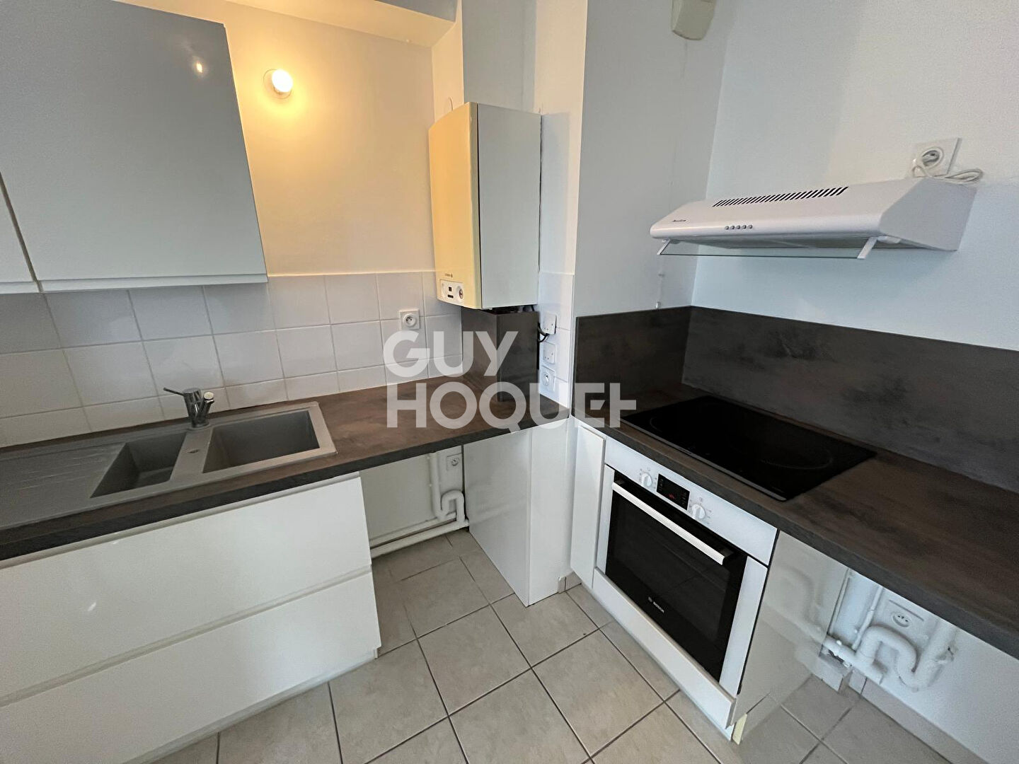 À vendre Superbe T2 Centre OULLINS dans résidence récente