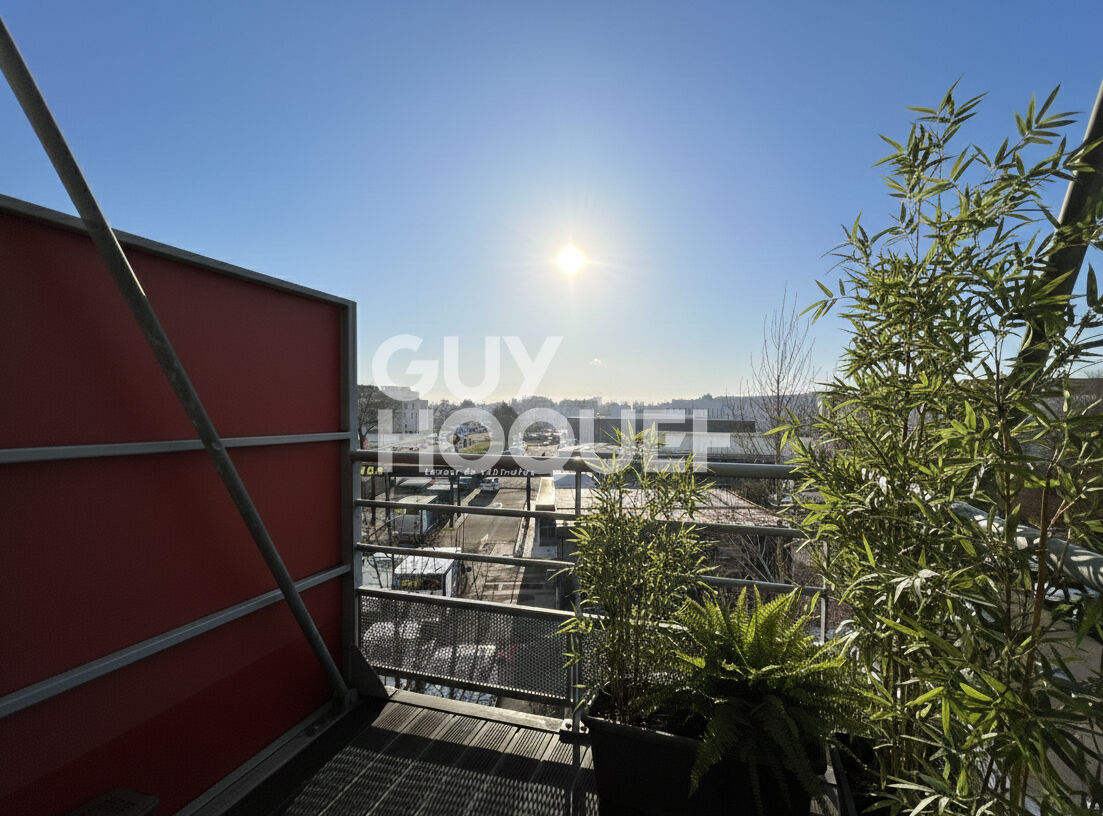 T2 lumineux avec balcon et garage