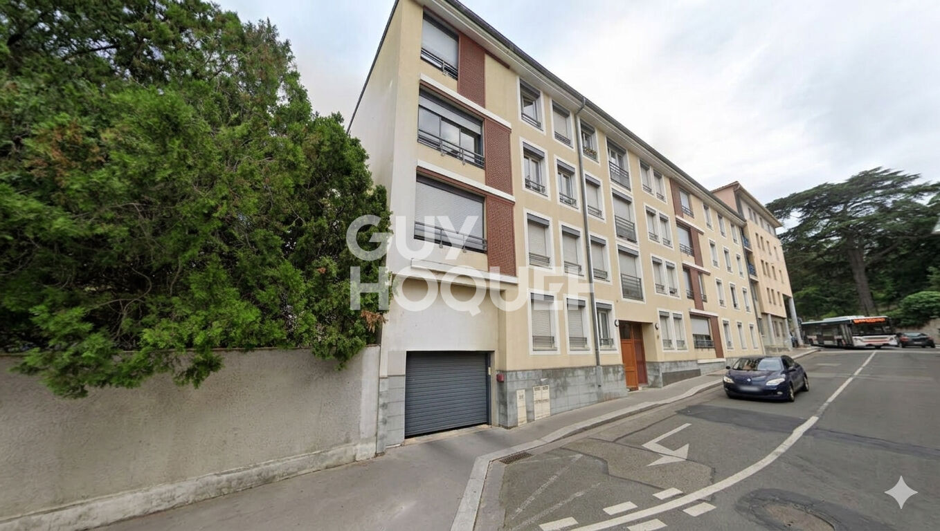 Parking / box Mairie Oullins