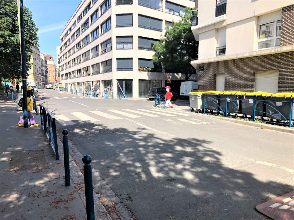 Place de Parking dans résidence sécurisé et recherché au bord du canal