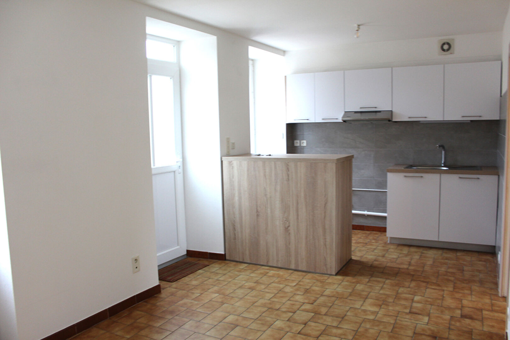 IMMEUBLE avec TERRAIN proche Paray Le Monial