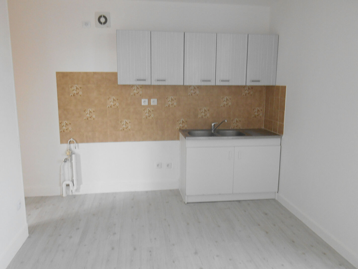 IMMEUBLE avec TERRAIN proche Paray Le Monial