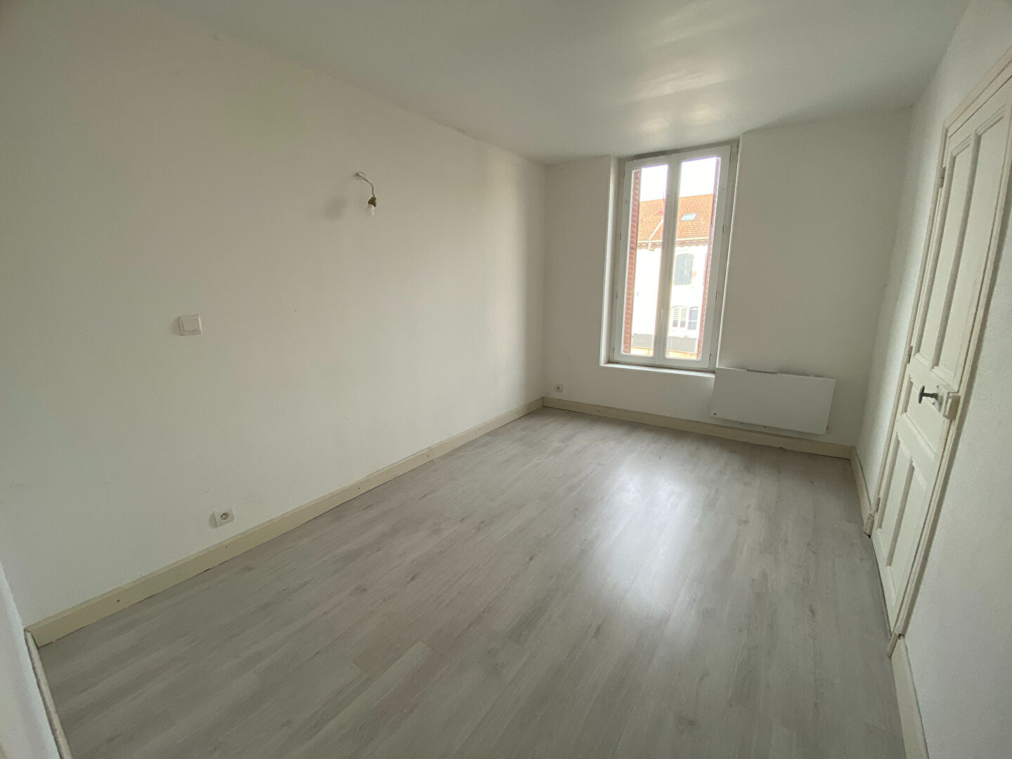 À LOUER ! Appartement F2 rénové avec balcon