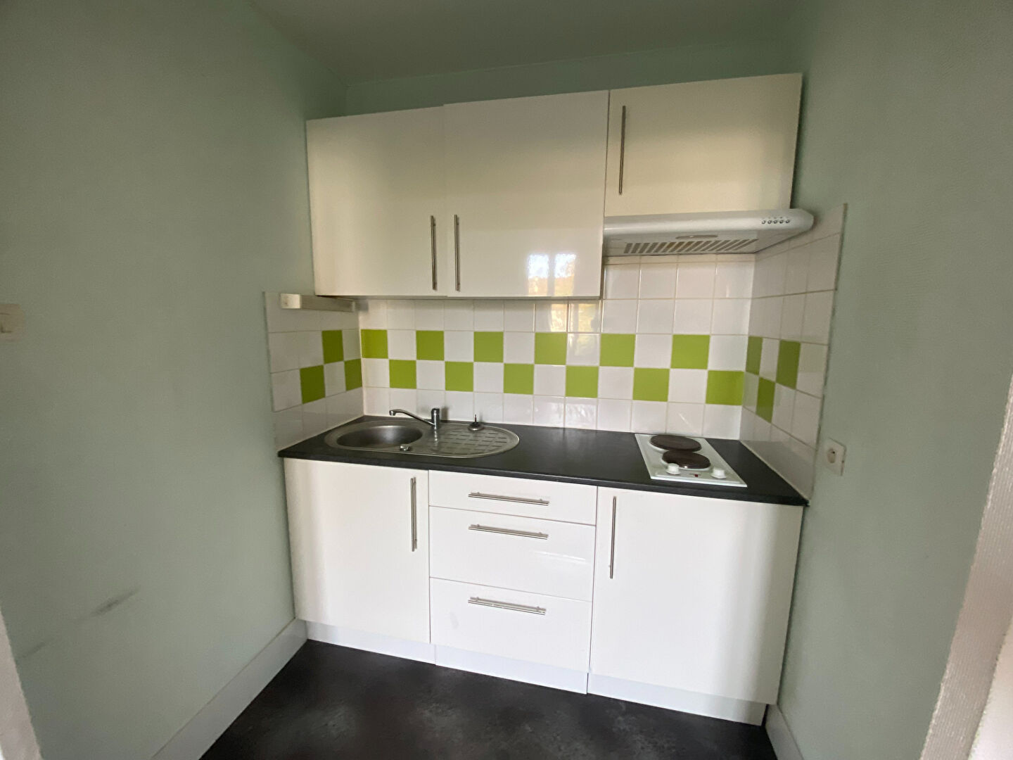 À LOUER ! Appartement F2 rénové avec balcon