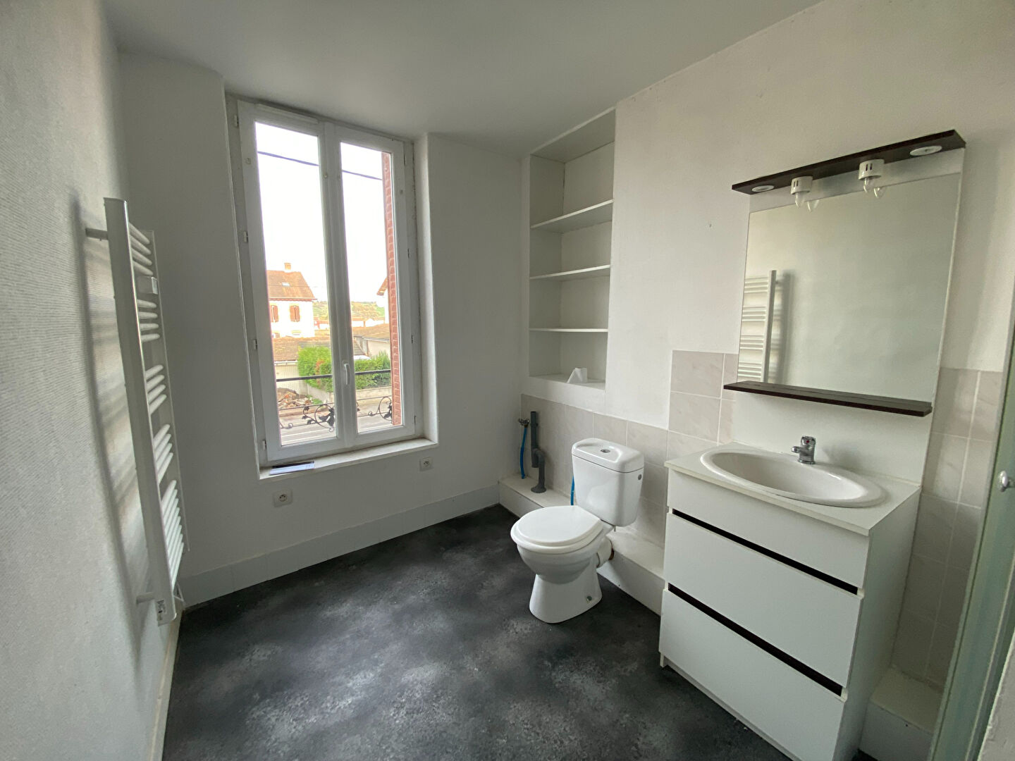 À LOUER ! Appartement F2 rénové avec balcon