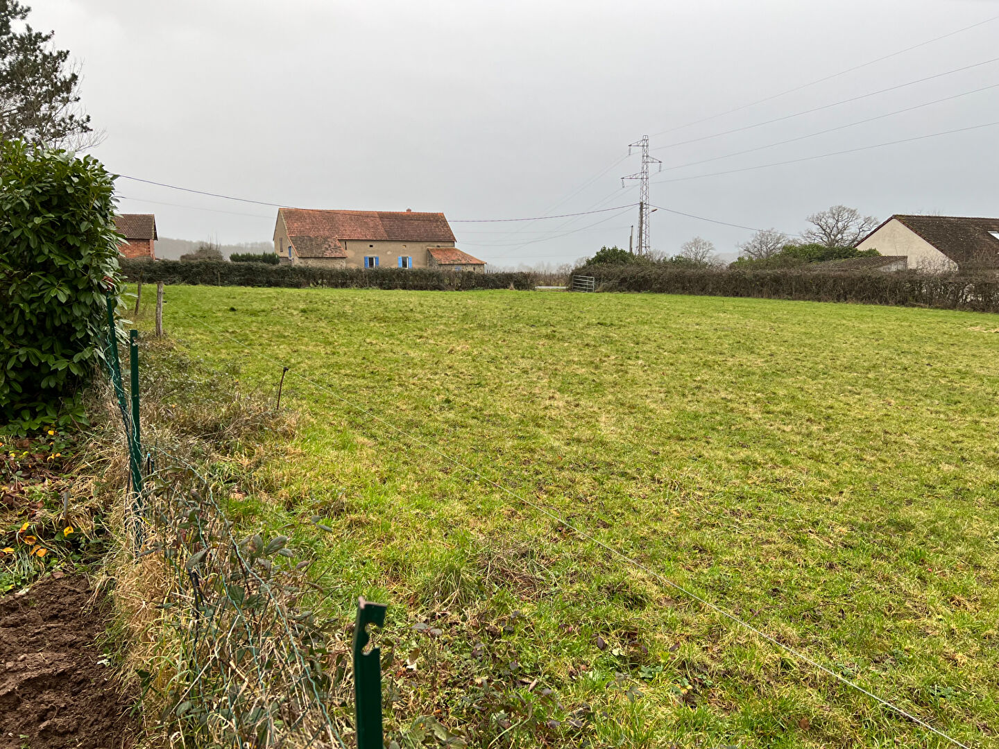 Terrain Toulon Sur Arroux