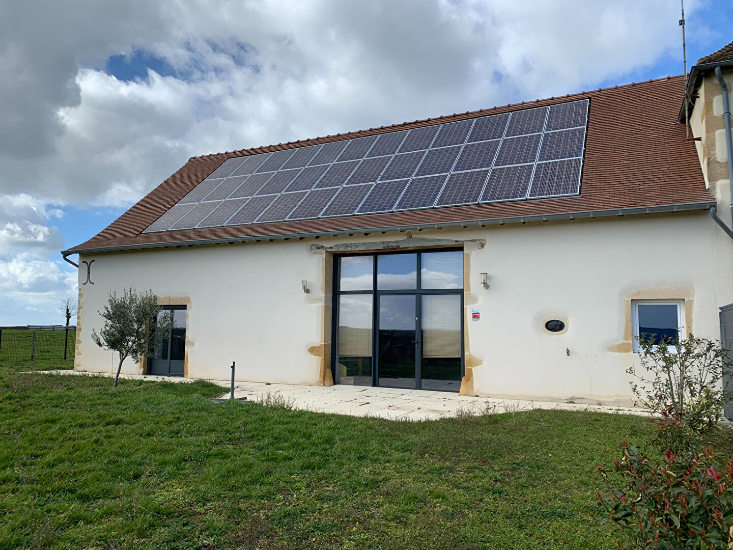 PROCHE PARAY-LE-MONIAL, MAISON DE TYPE F5