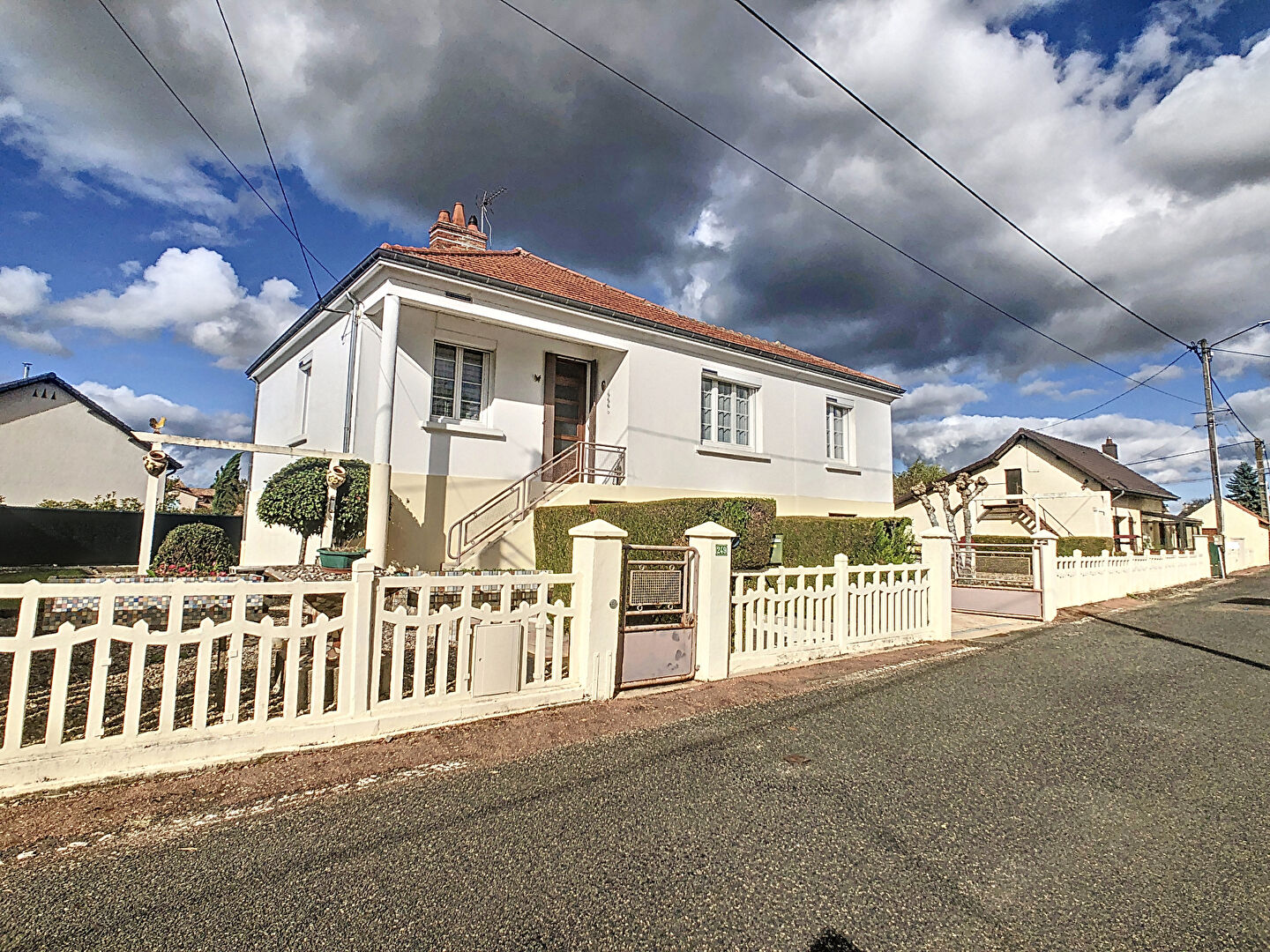 PAVILLON SUR SOUS-SOL