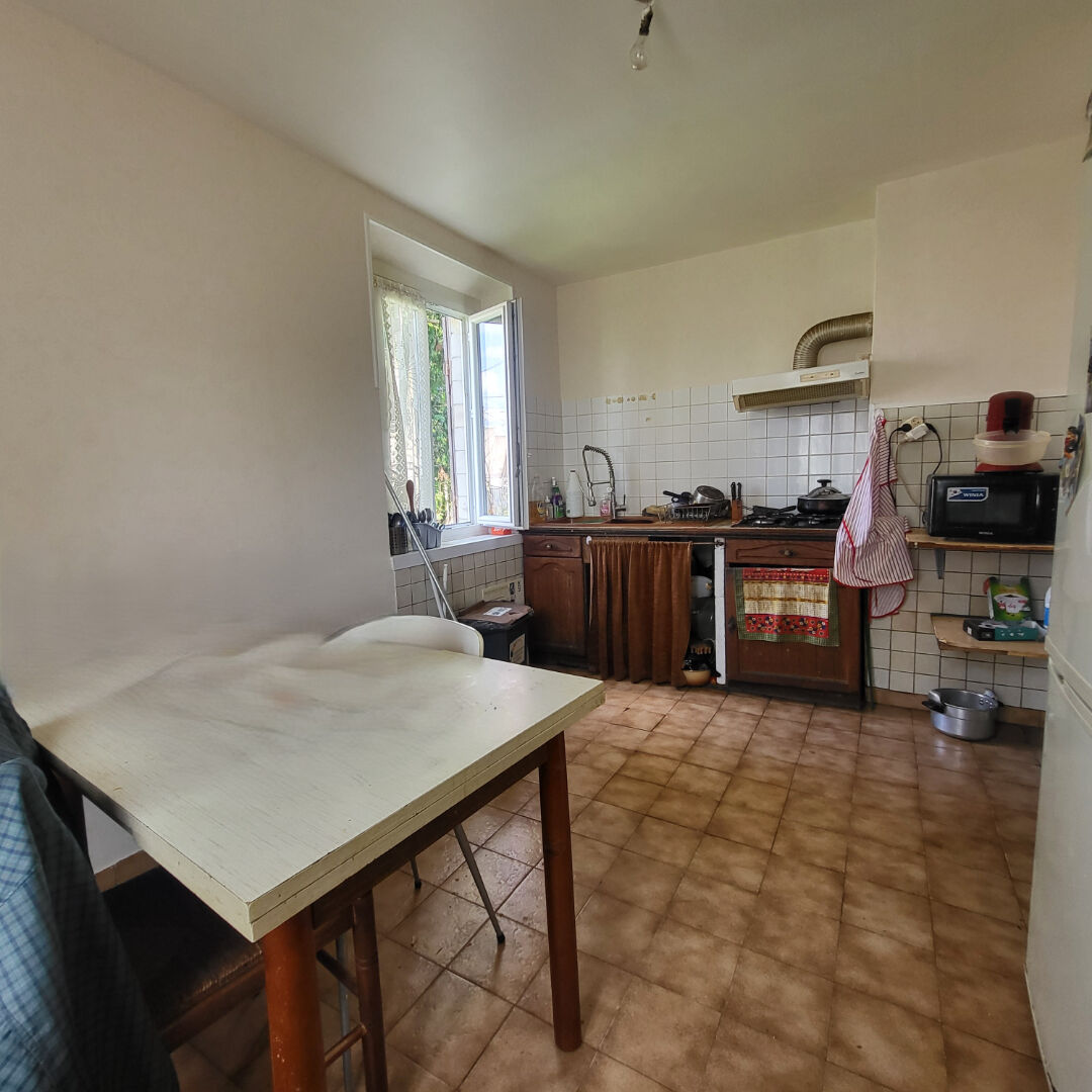 Maison mitoyenne des années 1920 148 m²  Idéale pour investissement locatif ou grande famille !