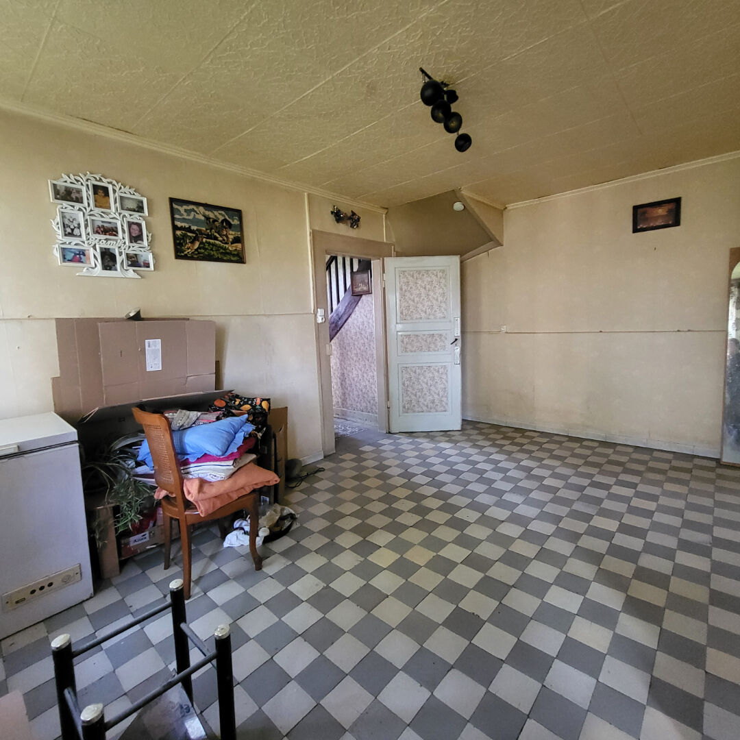 Maison mitoyenne des années 1920 148 m²  Idéale pour investissement locatif ou grande famille !