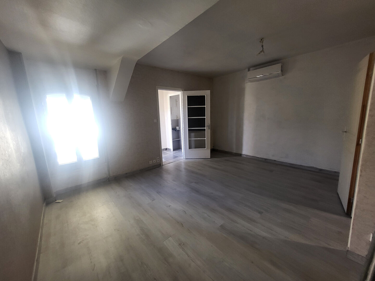 Appartement rénové avec dépendance et terrasse ? Hyper centre