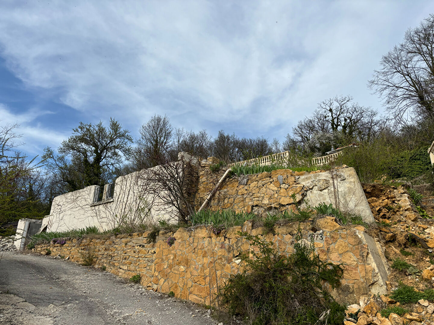 Terrain d'exception ! Vue dominante sur Lyon et les Monts d'Or ! 3 850 m²