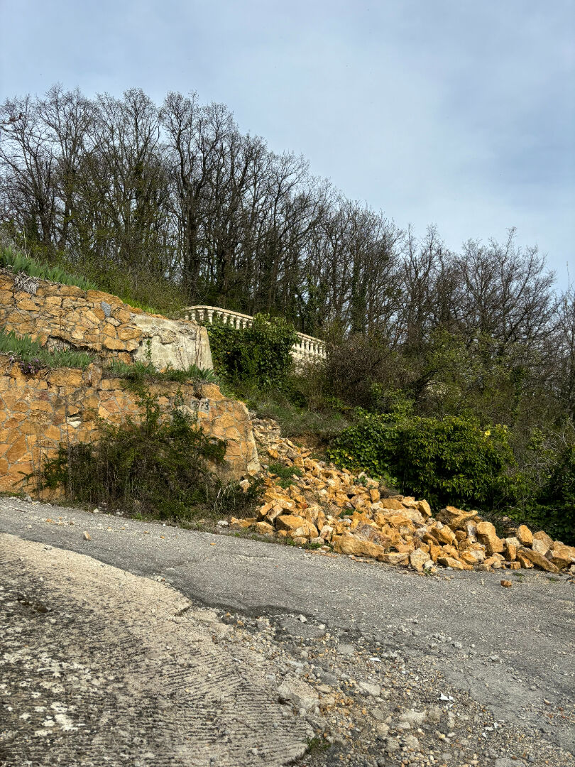 Terrain d'exception ! Vue dominante sur Lyon et les Monts d'Or ! 3 850 m²