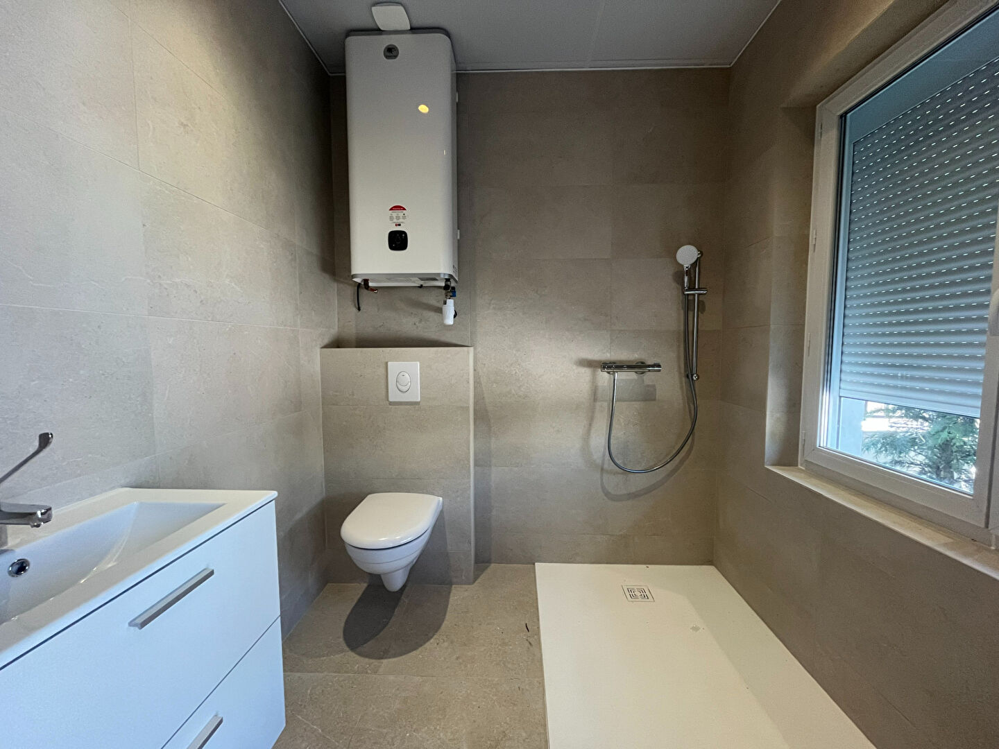 À louer , Bureau indépendant au sein d'un espace professionnel moderne à Paray-le-Monial