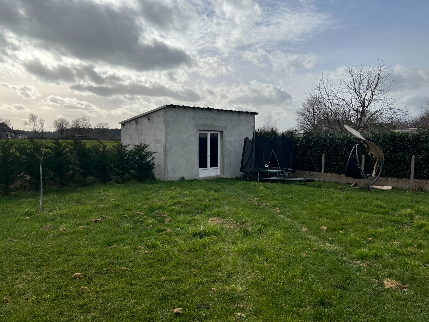 Charmante maison avec sous-sol, terrasse et dépendance - 72 m² habitables