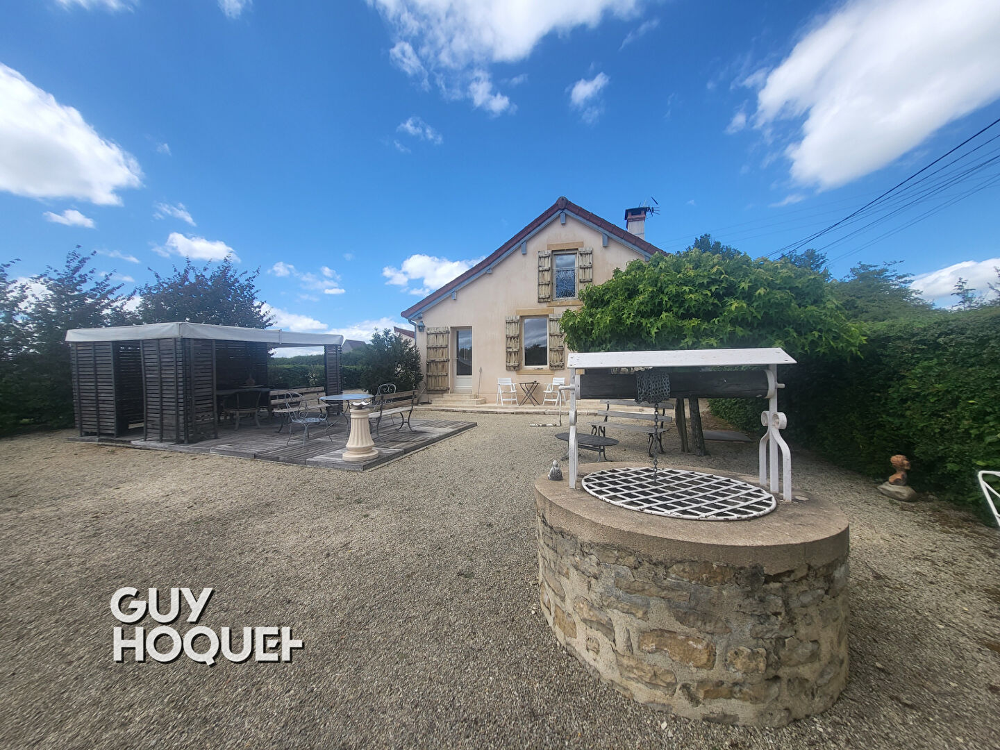 Charmante maison de caractère avec terrain paysagé et dépendances 119 m² habitables sur 1416m² de terrain