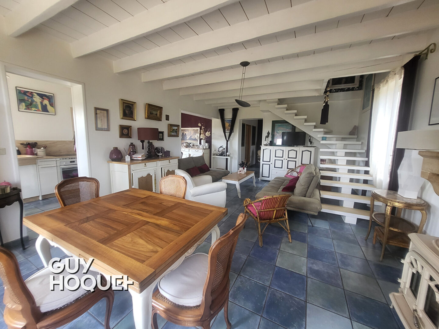 Charmante maison de caractère avec terrain paysagé et dépendances 119 m² habitables sur 1416m² de terrain