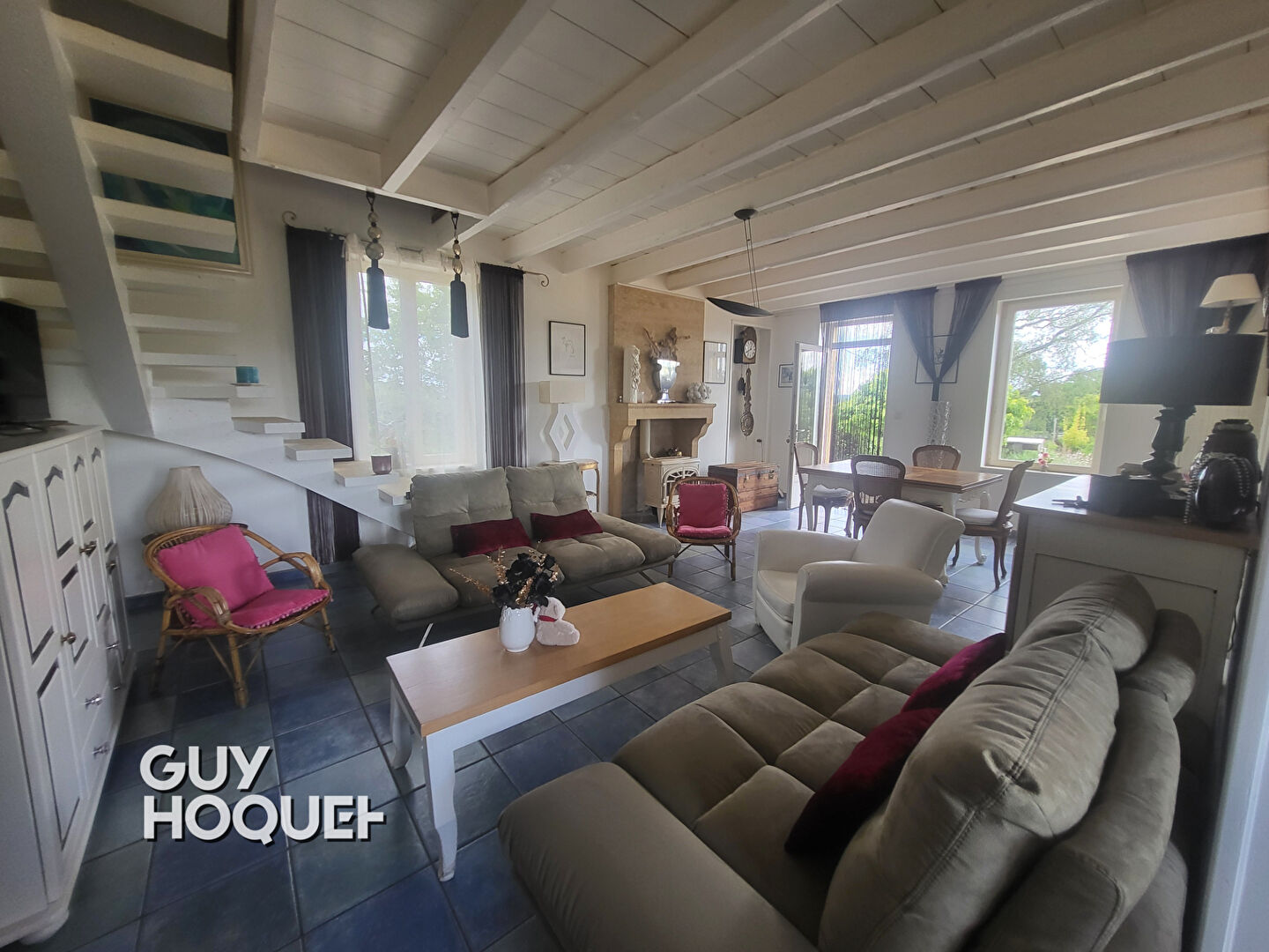 Charmante maison de caractère avec terrain paysagé et dépendances 119 m² habitables sur 1416m² de terrain