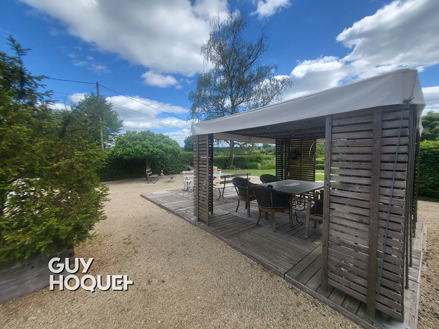 Charmante maison de caractère avec terrain paysagé et dépendances 119 m² habitables sur 1416m² de terrain