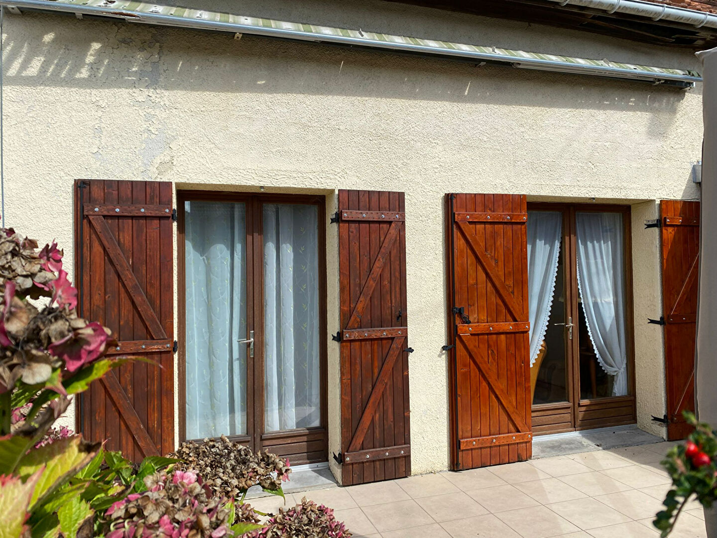 Charmante maison individuelle avec jardin, dépendances et garage