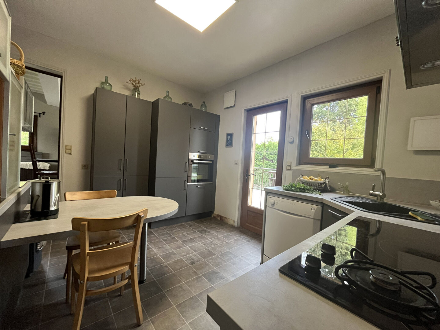 Maison spacieuse et modulable avec potentiel de deux logements - À découvrir sans attendre