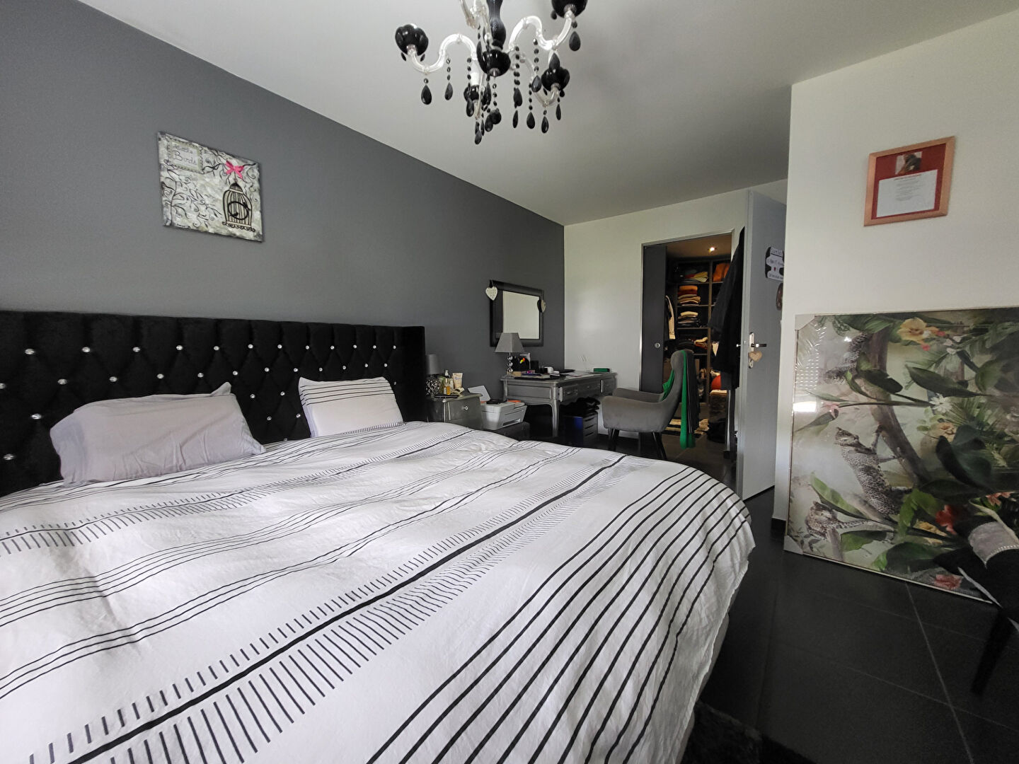 Maison contemporaine de 2019 avec piscine chauffée et 3 chambres, prestations modernes et confort optimisé