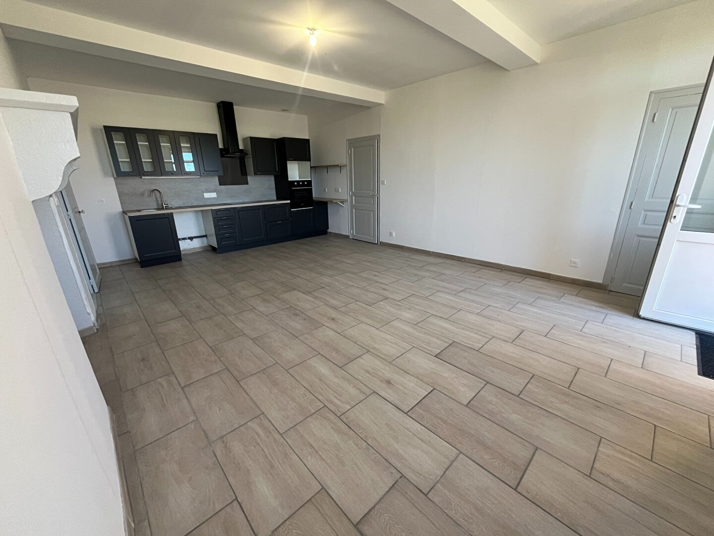 Maison à louer avec dépendances à VITRY EN CHAROLLAIS !