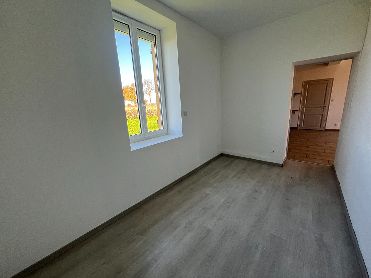 Maison à louer avec dépendances à VITRY EN CHAROLLAIS !