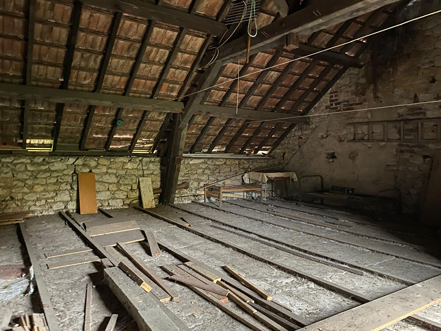 À vendre ? Maison à rénover à Gourdon, proche de Montceau-les-Mines