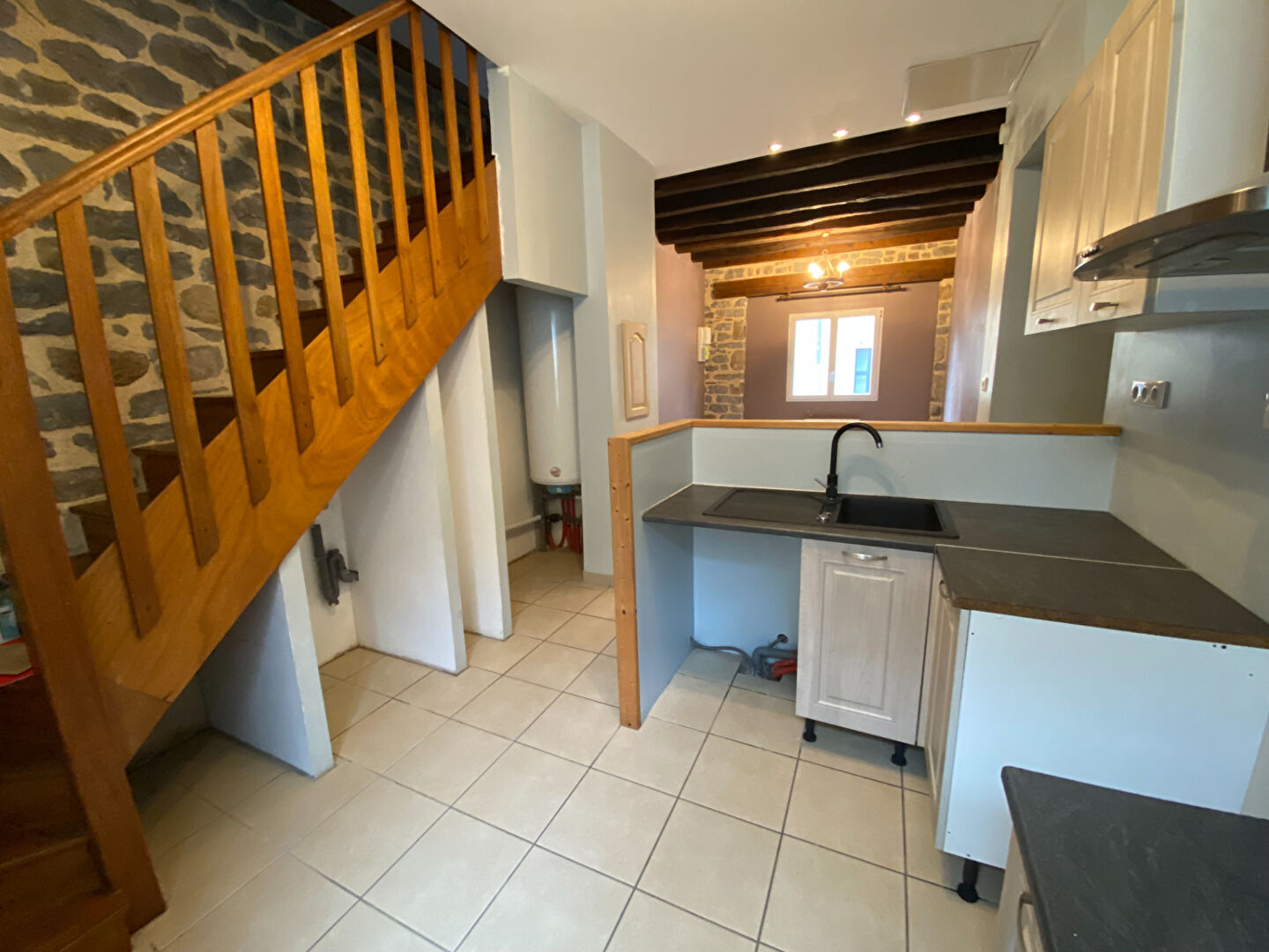 À louer ! Charmante maison en pierres au coeur de Ciry-le-Noble