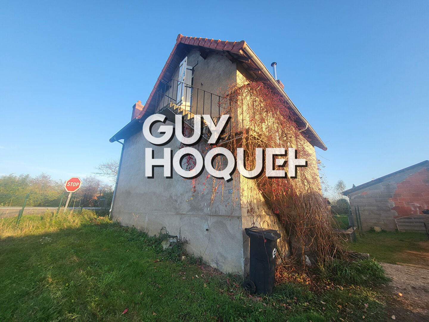 À louer : Charmante maison des années 30 alliant authenticité et confort moderne, située dans un environnement paisible à Varenne-Saint-Germain.