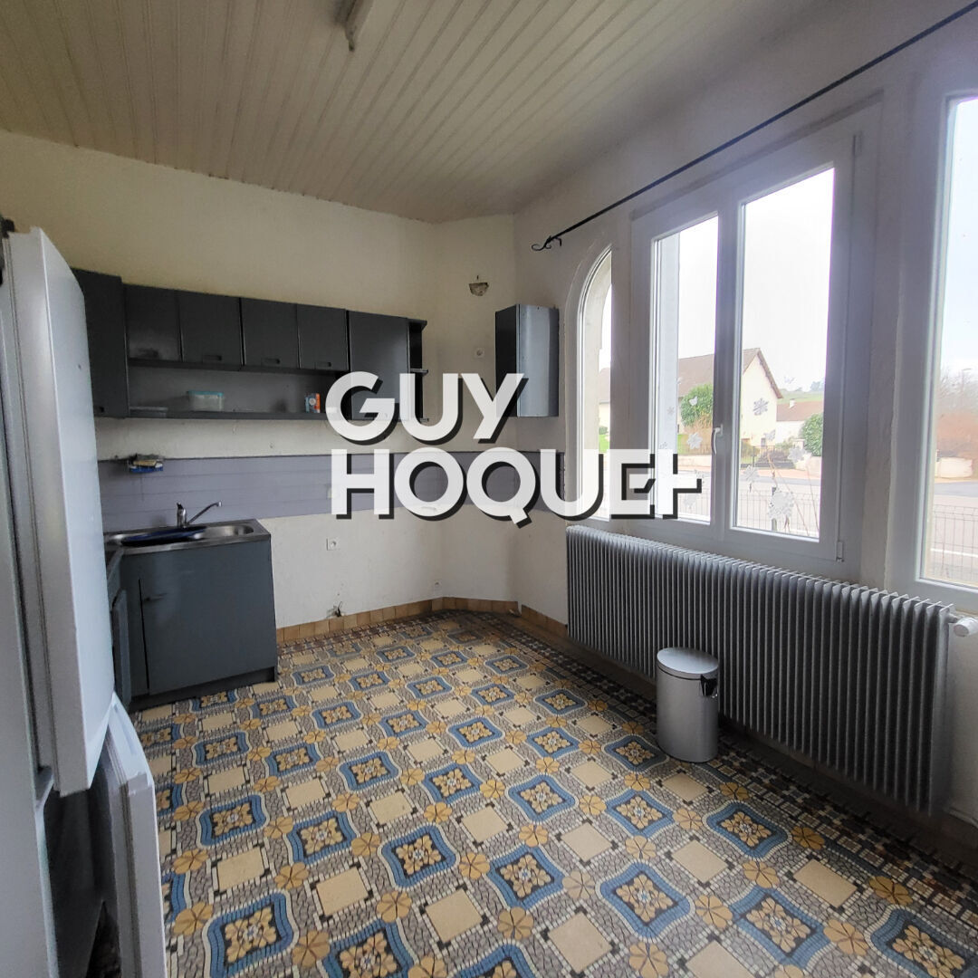 À louer : Charmante maison des années 30 alliant authenticité et confort moderne, située dans un environnement paisible à Varenne-Saint-Germain.