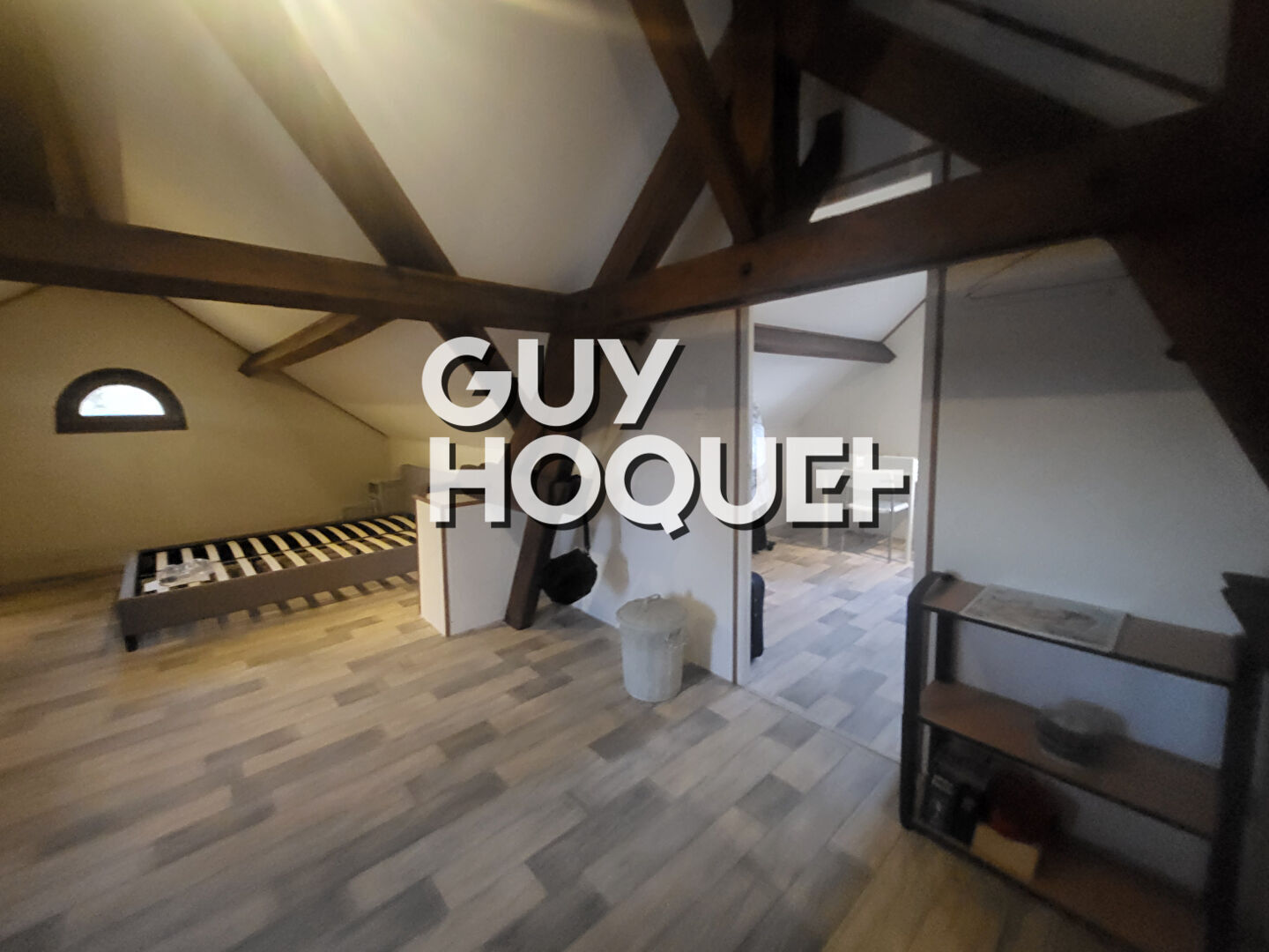 À louer : Charmante maison des années 30 alliant authenticité et confort moderne, située dans un environnement paisible à Varenne-Saint-Germain.