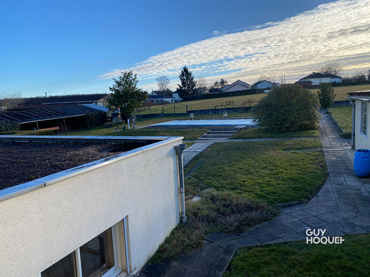 Maison avec sous-sol aménagé, piscine et dépendances à PARAY-LE-MONIAL !!!
