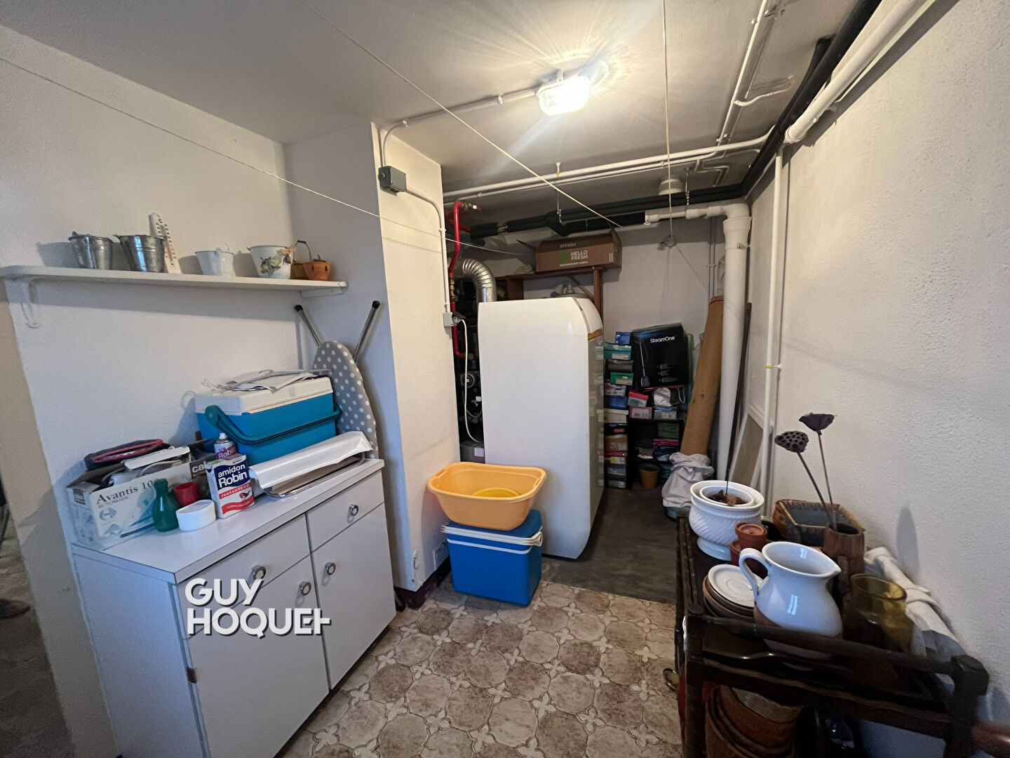 Agréable maison élevée sur sous-sol