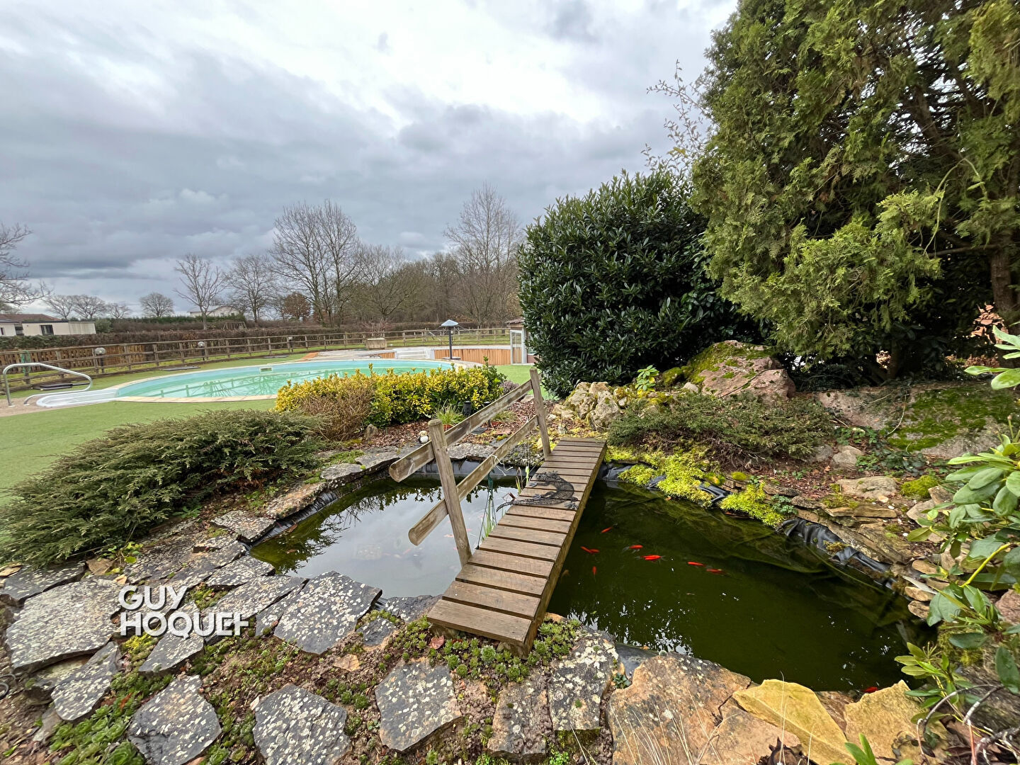 Maison plain pied avec piscine, dépendances et étang - Proche Paray-le-Monial !