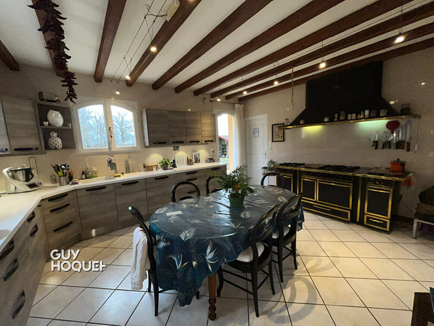 Maison plain pied avec piscine, dépendances et étang - Proche Paray-le-Monial !