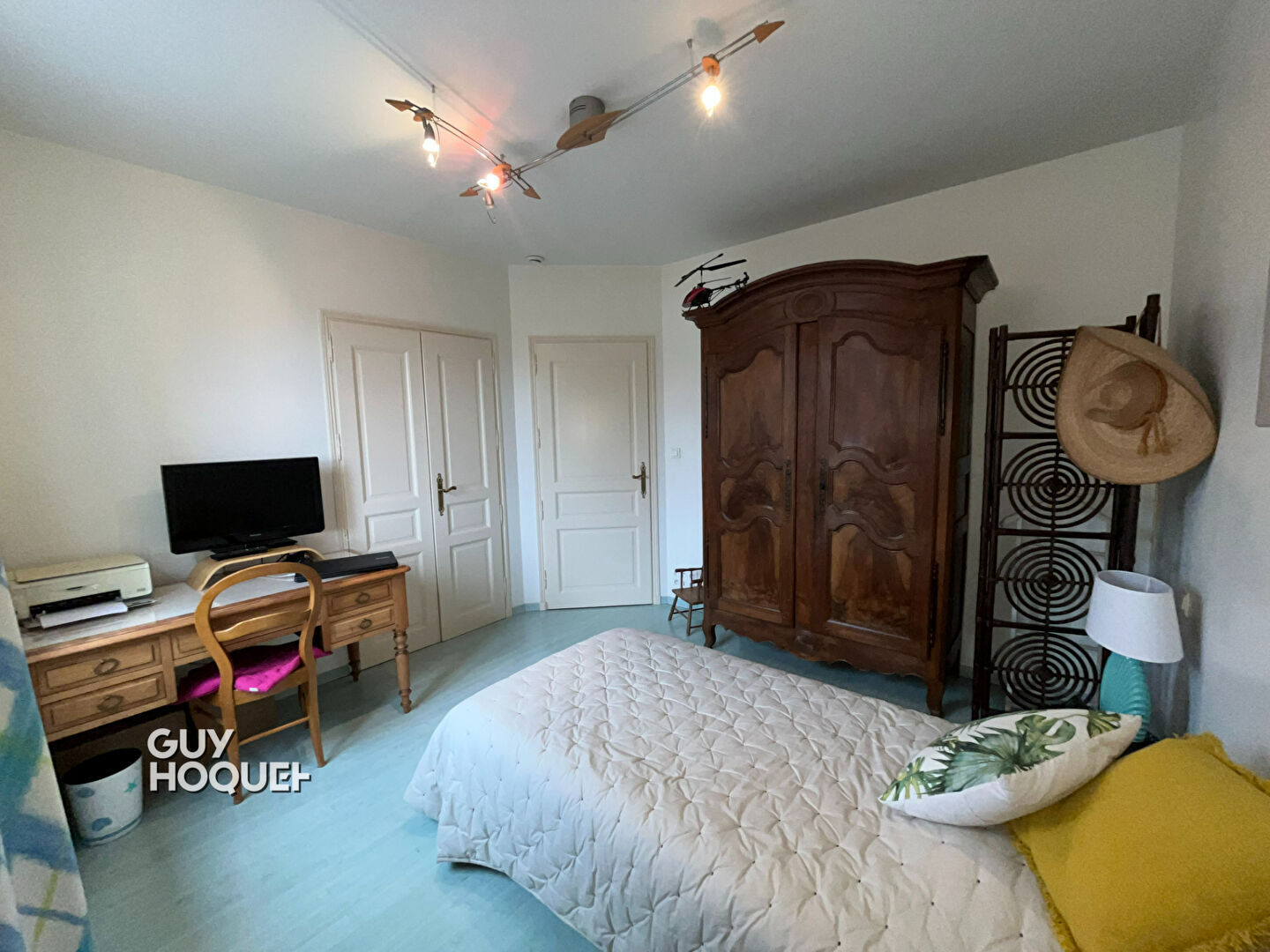 Maison plain pied avec piscine, dépendances et étang - Proche Paray-le-Monial !