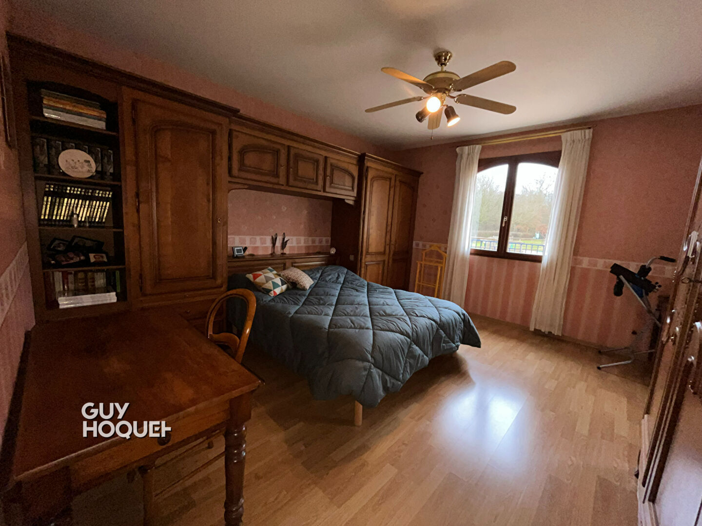 Maison plain pied avec piscine, dépendances et étang - Proche Paray-le-Monial !