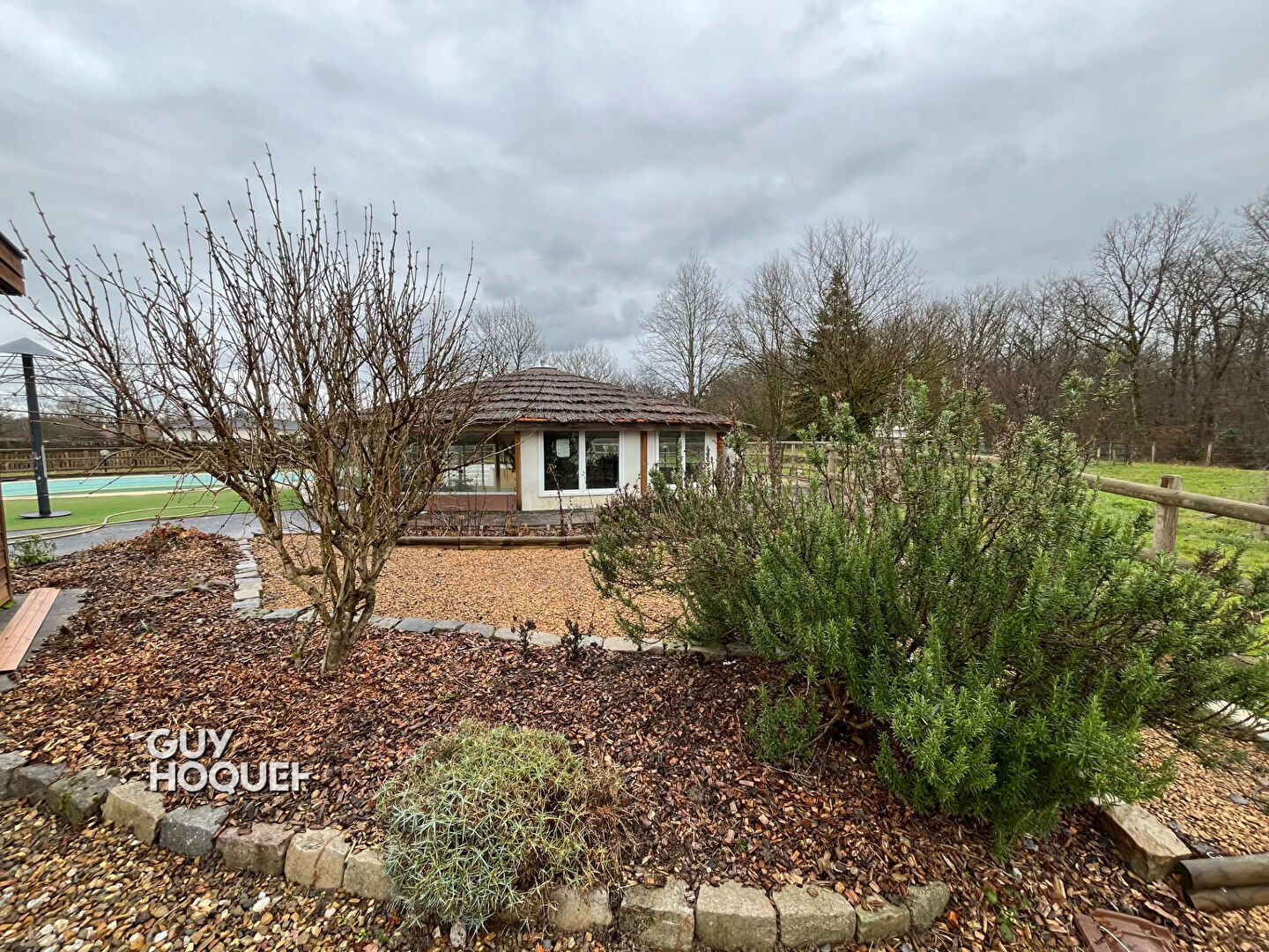Maison plain pied avec piscine, dépendances et étang - Proche Paray-le-Monial !