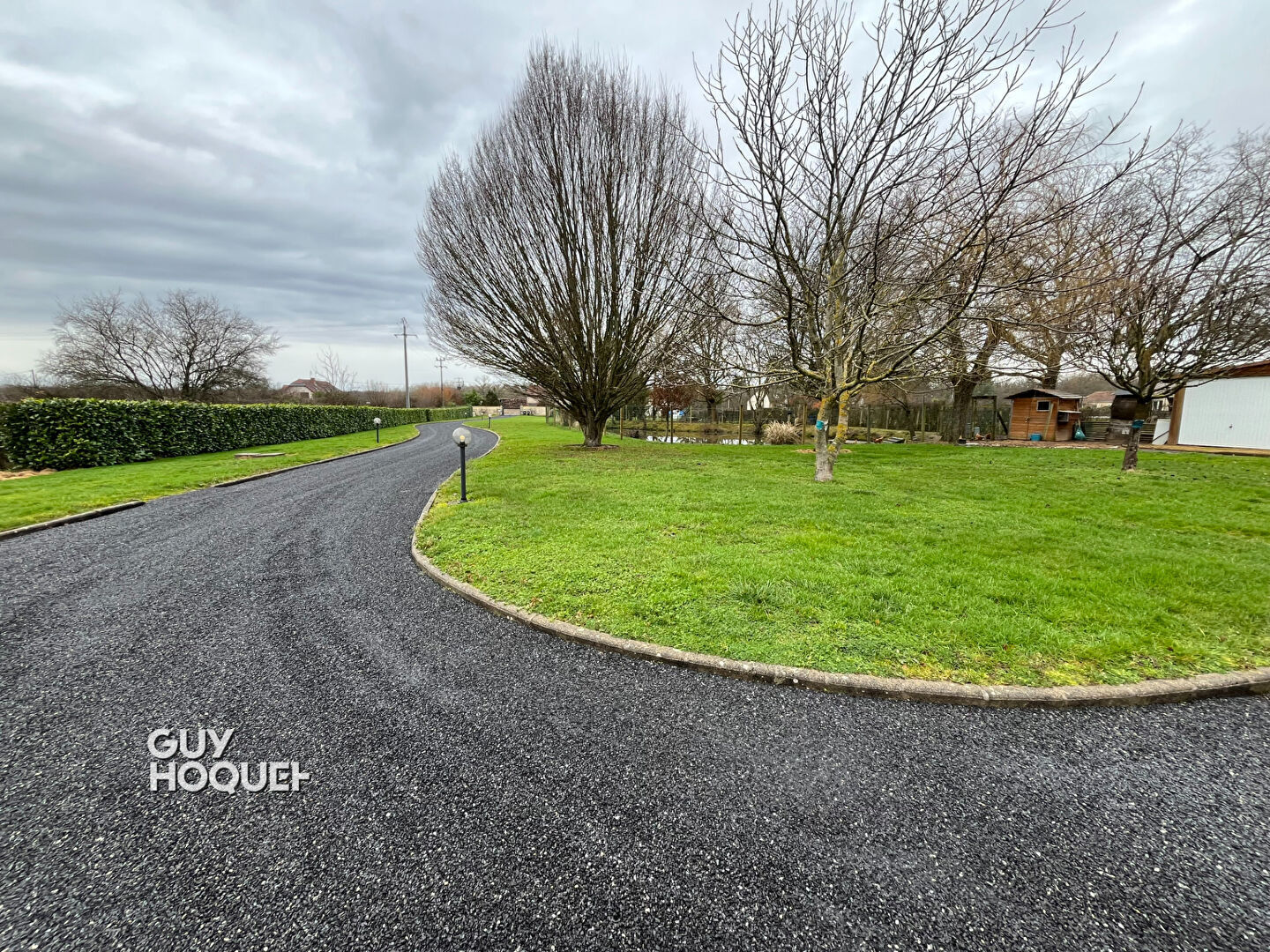 Maison plain pied avec piscine, dépendances et étang - Proche Paray-le-Monial !