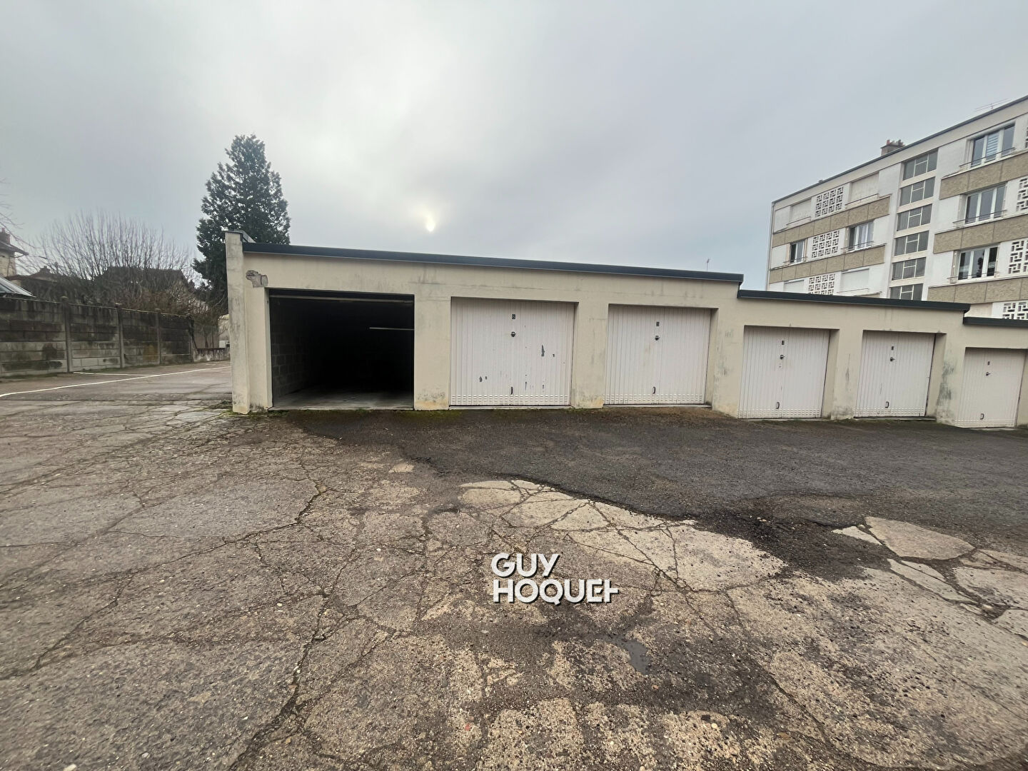 GARAGE PARAY-LE-MONIAL !!!