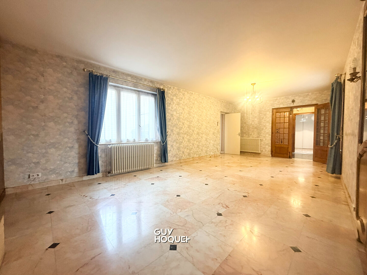 RARE À PARAY-LE-MONIAL ! VUE EXCEPTIONNELLE SUR LA BASILIQUE !