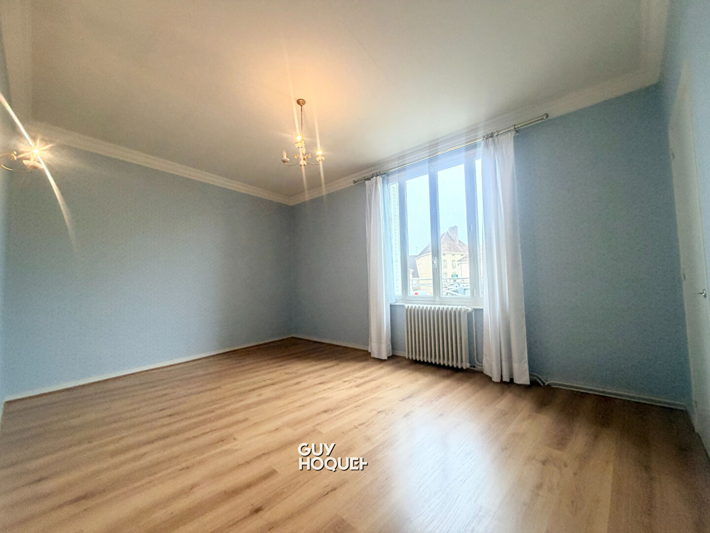 RARE À PARAY-LE-MONIAL ! VUE EXCEPTIONNELLE SUR LA BASILIQUE !