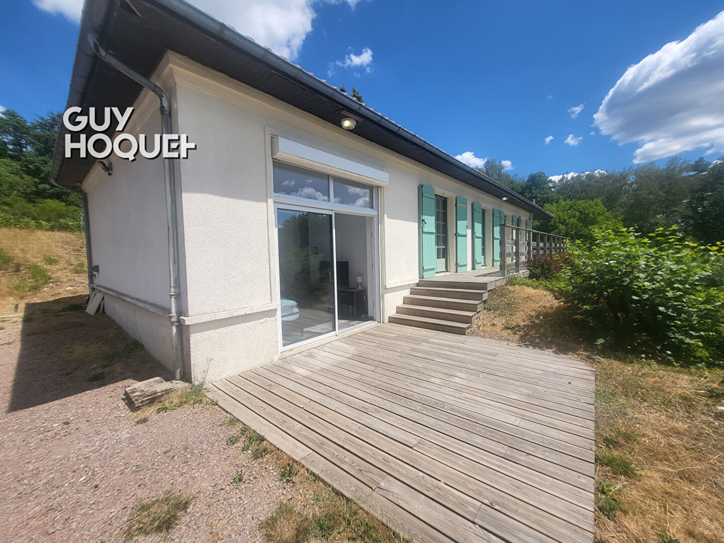 Maison de plain-pied avec piscine, jacuzzi et vue exceptionnelle sur le Lac des Settons