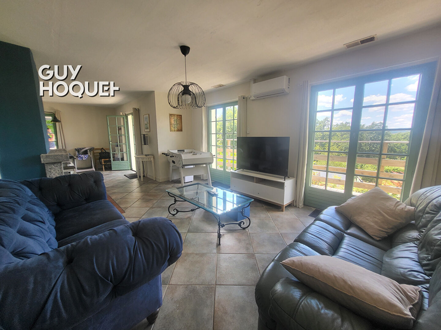 Maison de plain-pied avec piscine, jacuzzi et vue exceptionnelle sur le Lac des Settons