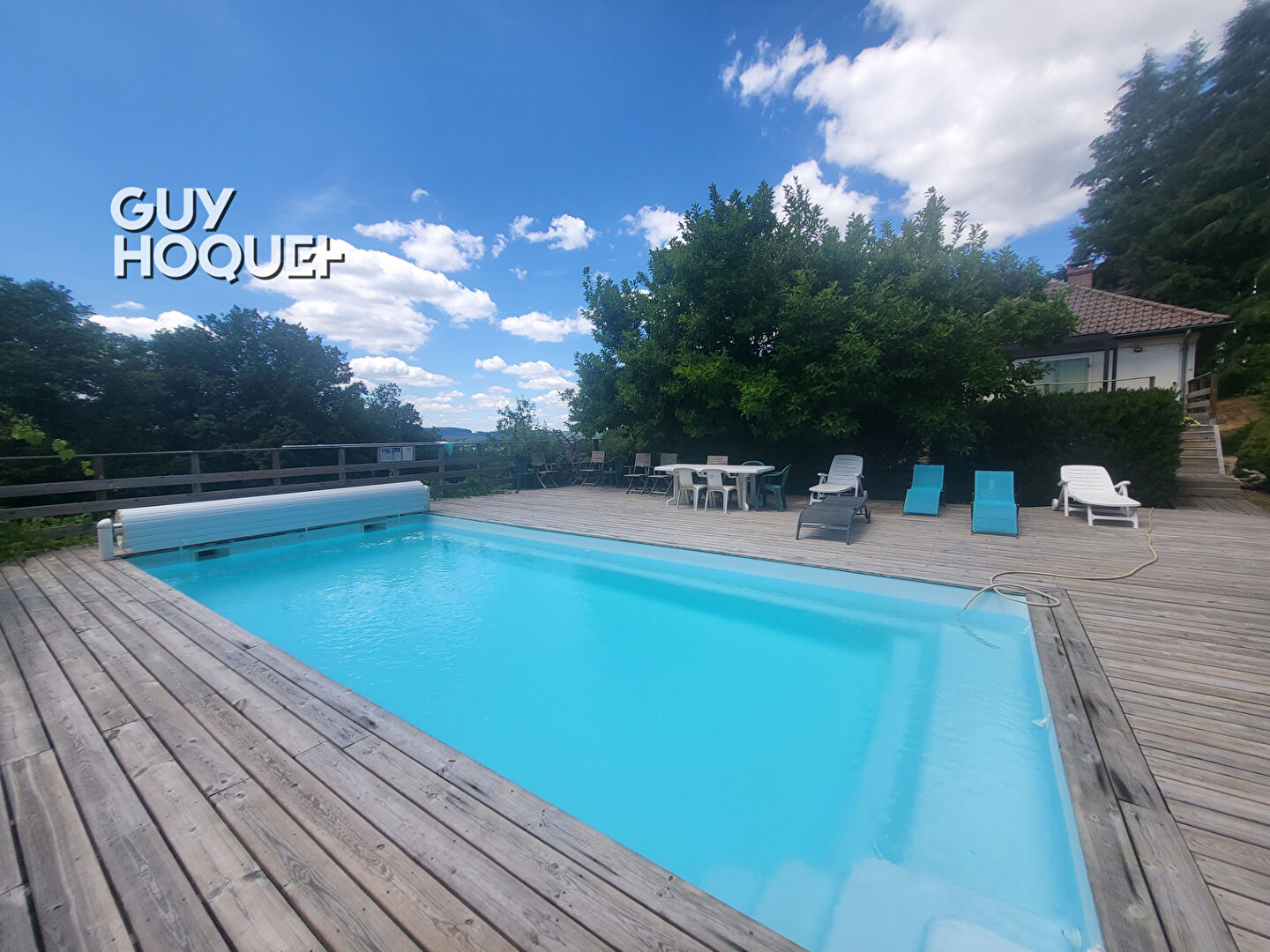 Maison de plain-pied avec piscine, jacuzzi et vue exceptionnelle sur le Lac des Settons